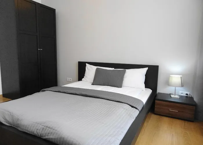 New, 2Br, Close To Airport By Visitwarsaw Apartments