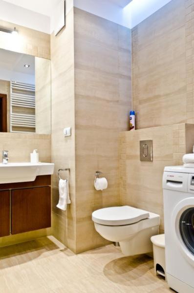 New, 2br, Close To Airport By Visitwarsaw Apartament